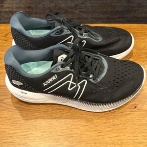 Ladies Karhu Fulcrum ladies size 10